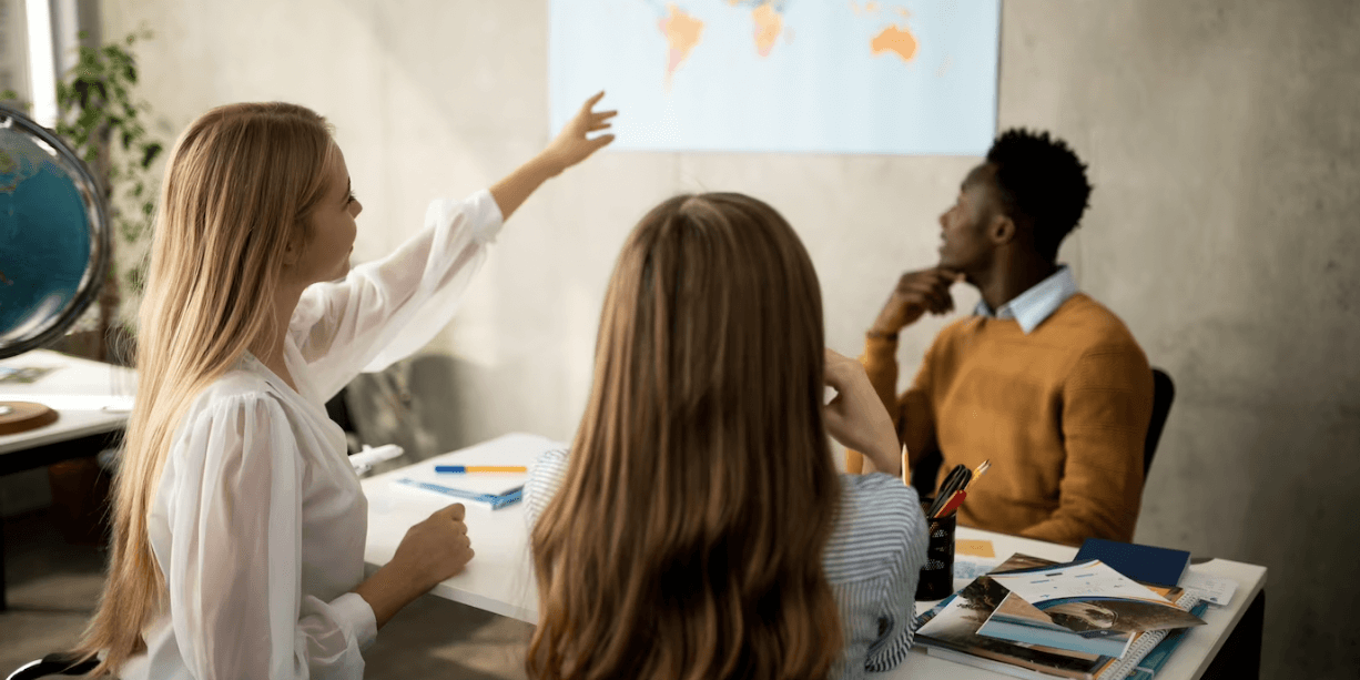 Maestría en Herramientas del Pensamiento Multimodal