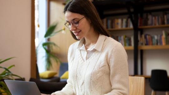 Cómo organizar tu tiempo y espacio para estudiar un MBA online sin descuidar tu vida personal y laboral