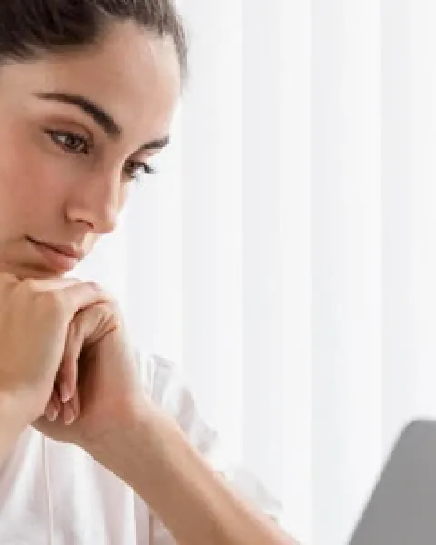 ¿Vale la Pena un Doctorado Online en 2026?