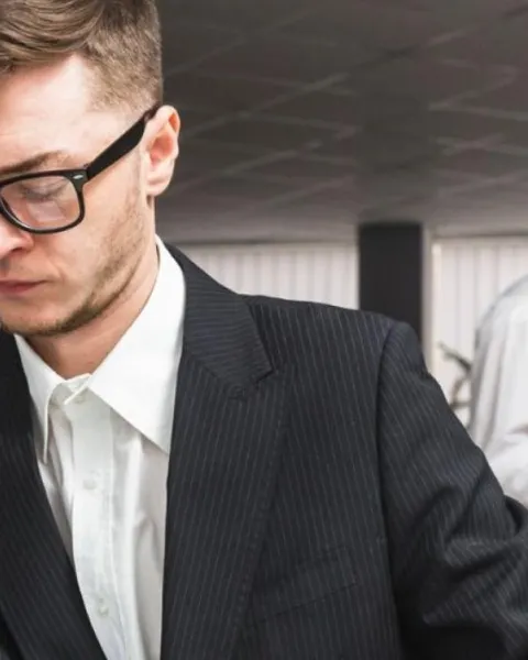 Cómo elegir el mejor MBA online: criterios, acreditaciones y reconocimiento internacional