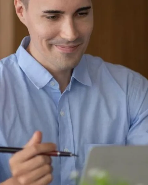 ¿Qué perfil profesional se beneficia más de un MBA online? Casos prácticos